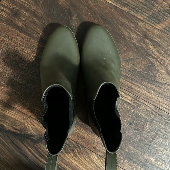 Dark Green Rain Booties - Picture 5 of 5